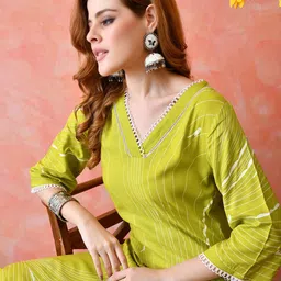 Bhuja Women Striped Daily Straight Kurta-picture-1