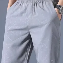 HERE&NOW Men Geometric Printed Regular Fit Shorts-picture-1