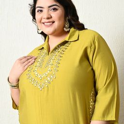PrettyPlus by Desinoor.com Plus Size Embroidered Mirror Work Roman Silk Tunic With Trouser image 2