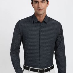 Peter England Checked Spread Collar Formal Shirt-picture-13