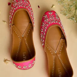 La Fiza Women Embellished Mojaris Flats-picture-49