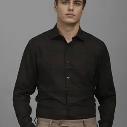 Louis Philippe Men Classic Fit Spread Collar Checked Cotton Formal Shirt-picture-17