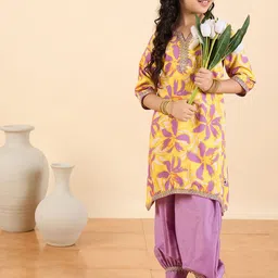Stylo Bug Girls Floral Printed Notch Neck Gotta Patti Straight Kurta With Patiala-image-43