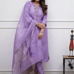 DIVASTRI Women Embroidered Regular Kurti with Trousers & With Dupatta-2
