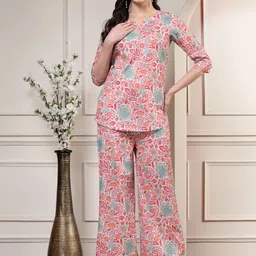 HERE&NOW Printed Top With Trousers Co-Ords-image-17