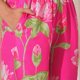 DIVASTRI Floral Printed Panelled Mandarin Collar A-Line Kurta With Palazzos image 5