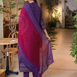 Aaghnya Bandhani Printed Thread Work Straight Kurta With Trousers & Dupatta image 3
