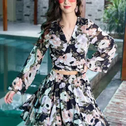 Sera Printed V Neck Top With Skirt Co-Ords-picture-15