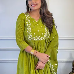 URMIR FASHION Women Floral Embroidered Empire Thread Work Kurta with Trousers & With Dupatta-picture-47