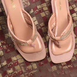 Luxyfeel Women Embellished Open Toe Flats-image-22