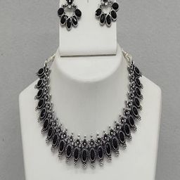 KHWAIHISH Silver-Plated Necklace and Earrings-image-51