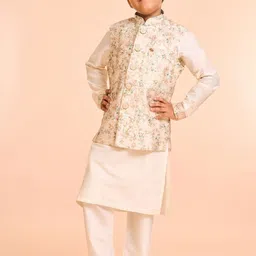 Manyavar Boys Mandarin Collar Straight Kurta With Pyjama & Nehru Jacket-image-62