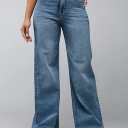DOLCE CRUDO Women Wide Leg High-Rise Slash Knee Light Fade Stretchable Jeans-picture-40