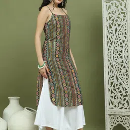 Jompers Floral Printed Sleeveless Straight Kurta With Palazzos-26