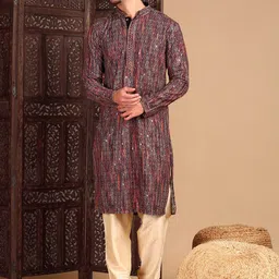 House of Pataudi Chic Geometric Pattern Chikankari Kurta With Sequin-45