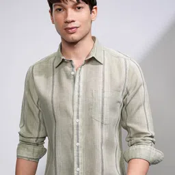 HIGHLANDER Men Spread Collar Vertical Striped Casual Shirt-image-67