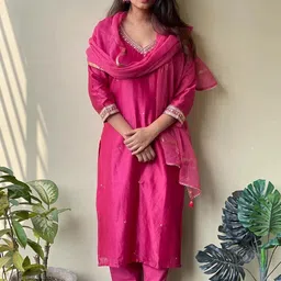 GoSriKi Women Floral Embroidered Regular Thread Work Kurta with Trousers & With Dupatta-54