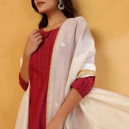 Fabindia Embroidered Dupatta with Chikankari-picture-48