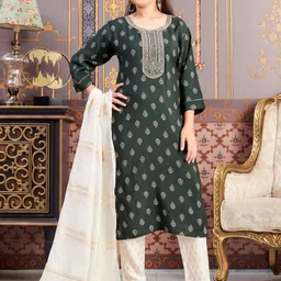 Sangria Girls Floral Foil Printed Sweetheart Neck Silk Straight Kurta-image-40