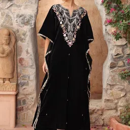 AJIESH OBEROI Embroidered Kaftan With Palazzos Co-Ords-picture-43