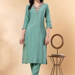 Readiprint Floral Yoke Design V-Neck Thread Work Pure Silk Straight Kurta With Trousers-picture-20