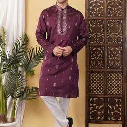 ADHIRAJAN Floral Printed Mandarin Collar Pure Silk Kurta With Pyjamas-picture-37