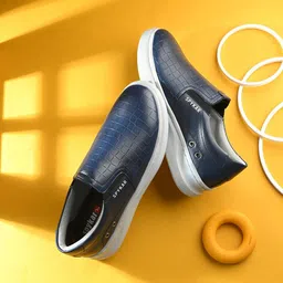 SPYKAR Anzac Men Textured Slip-On Sneakers-image-17