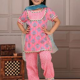 Cutiekins Girls Floral Printed Gotta Patti Work Straight Kurta With Trousers & Dupatta-image-68