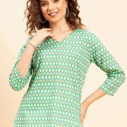 NEESH Women Geometric Printed V-Neck Pure Cotton Kurti-97