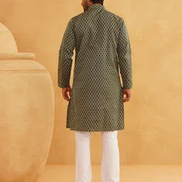 SOJANYA Men Regular Thread Work Kurta with Churidar image 2