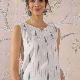 InWeave Ikat Printed Round Neck Cotton Top-picture-33