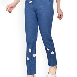 STYLOKAT Girls Comfort Regular Fit Mid-Rise Slash Knee Jeans-picture-1