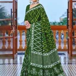 KALINI Zari Batik Printed Bagru Saree With Unstitched Blouse Piece-picture-43