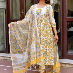 DIVASTRI Floral Printed Round Neck Anarkali Kurta With Trousers & Dupatta-picture-13