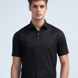 Arrow Men Liberty Classic Fit Solid Spread Collar Pure Cotton Formal Shirt-picture-4