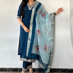 MOKOSH Women Ethnic Motifs Embroidered Regular Sequinned Kurta Set With Dupatta image 4