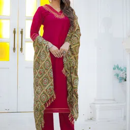 MITTOO Floral Yoke Design V-Neck Thread Work Straight Kurta With Trouser & Dupatta-picture-15