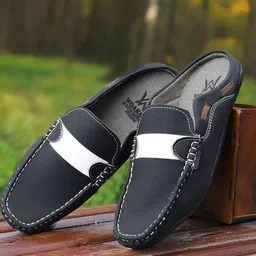 Woakers Men Colourblocked Sneakers-image-37