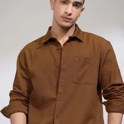 HIGHLANDER Men Cutaway Collar Textured Cotton Casual Shirt-picture-23