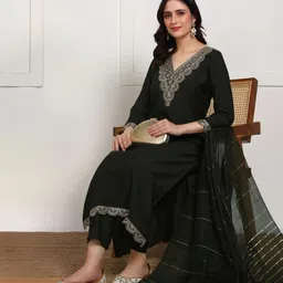 new ethnic 4 you Women Pure Silk Kurta Pant Dupatta Set-picture-20