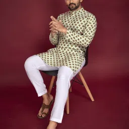 Men Cotton Blend Kurta Pyjama Set-image-7