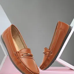 Bella Toes Women Embellished Lightweight Memory Foam Horsebit Loafers-39
