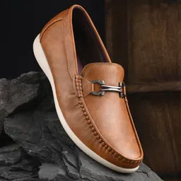 The Roadster Lifestyle Co. Men Textured Comfort Insole Lightweight Horsebit Loafers-picture-21