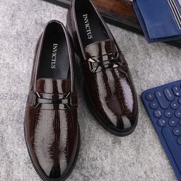 INVICTUS Men Textured Formal Horsebit Loafers-image-65