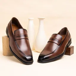 LOUIS STITCH Men Leatherette Dual Tone Finish Moccasin Shoes-image-55