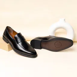 LOUIS STITCH Men Leatherette Dual Tone Finish Moccasin Shoes-picture-37