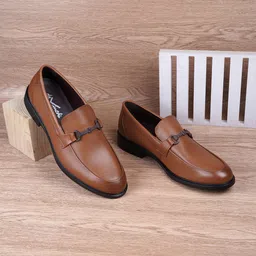 DAVINCHI Men Textured Round Toe Leather Formal Loafers-image-30