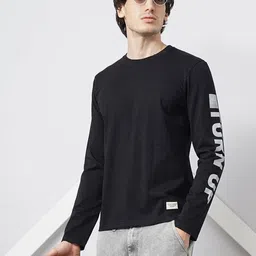 Genoa Men Typography Printed Slim Fit T-shirt-image-10