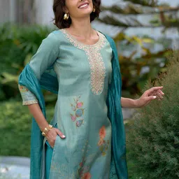 MOJILAA Women Floral Printed Regular Sequinned Kurta with Trousers & With Dupatta image 2