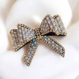 Blubby Unisex Embellished Claw Clip-90